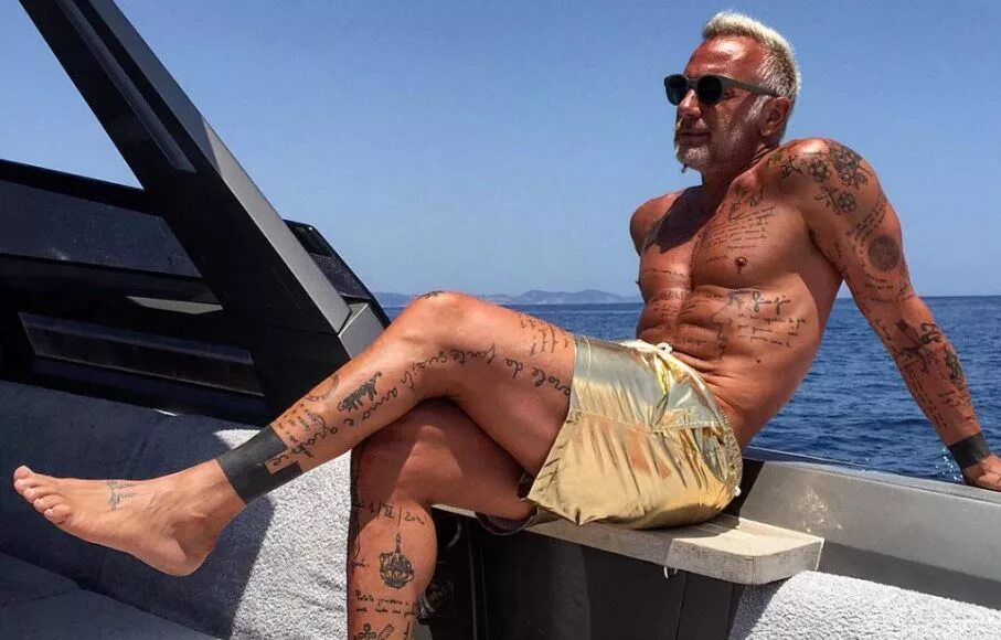 Джанлука вакки татуировки 2022. Hqd электронные виноград. Хезер митчелл ашка. Жан лука вакки тату. Электронная сигарета hqd cuvie cherry 280 mah.