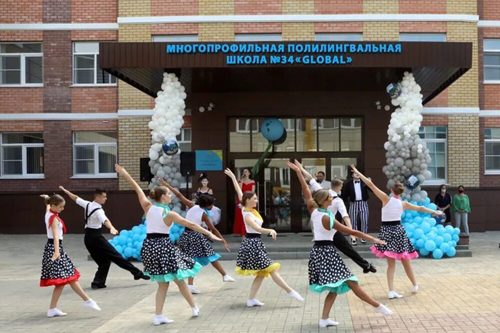 Образовательные учреждения липецкой области. Школа с Пятницкое Измалковского района. Школа в большом Хомутце Липецкой области. Школа с Пятницкое Измалковского района Липецкой области. Новые школы Липецкой области.