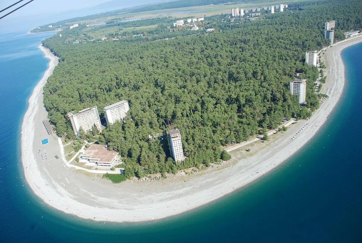 Оп курорт пицунда 2. Абхазия пицунда курортный городок. Пляж бичвинта пицунда. Пансионат литфонд пицунда. Самара пицунда.