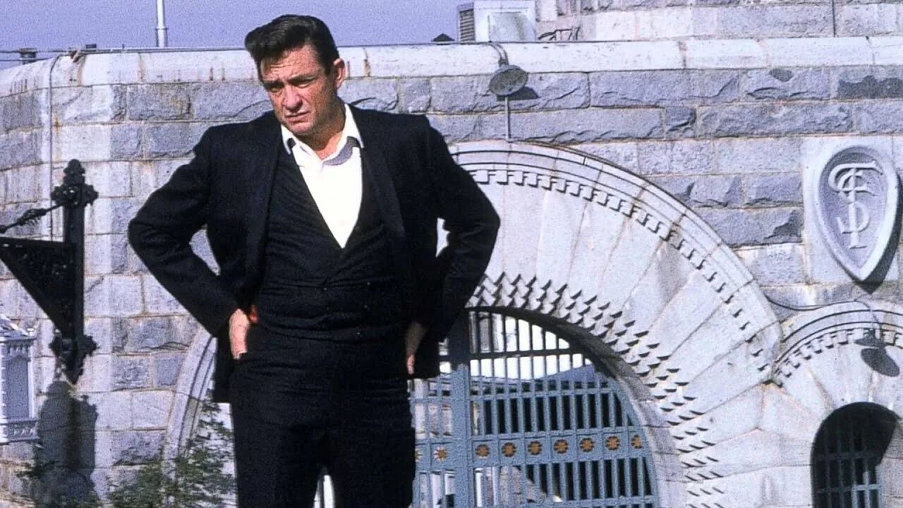 At folsom prison джонни кэш. Johnny cash folsom prison blues. Amelia davis jim marshall:. Johnny cash in prison. Johnny cash prison.
