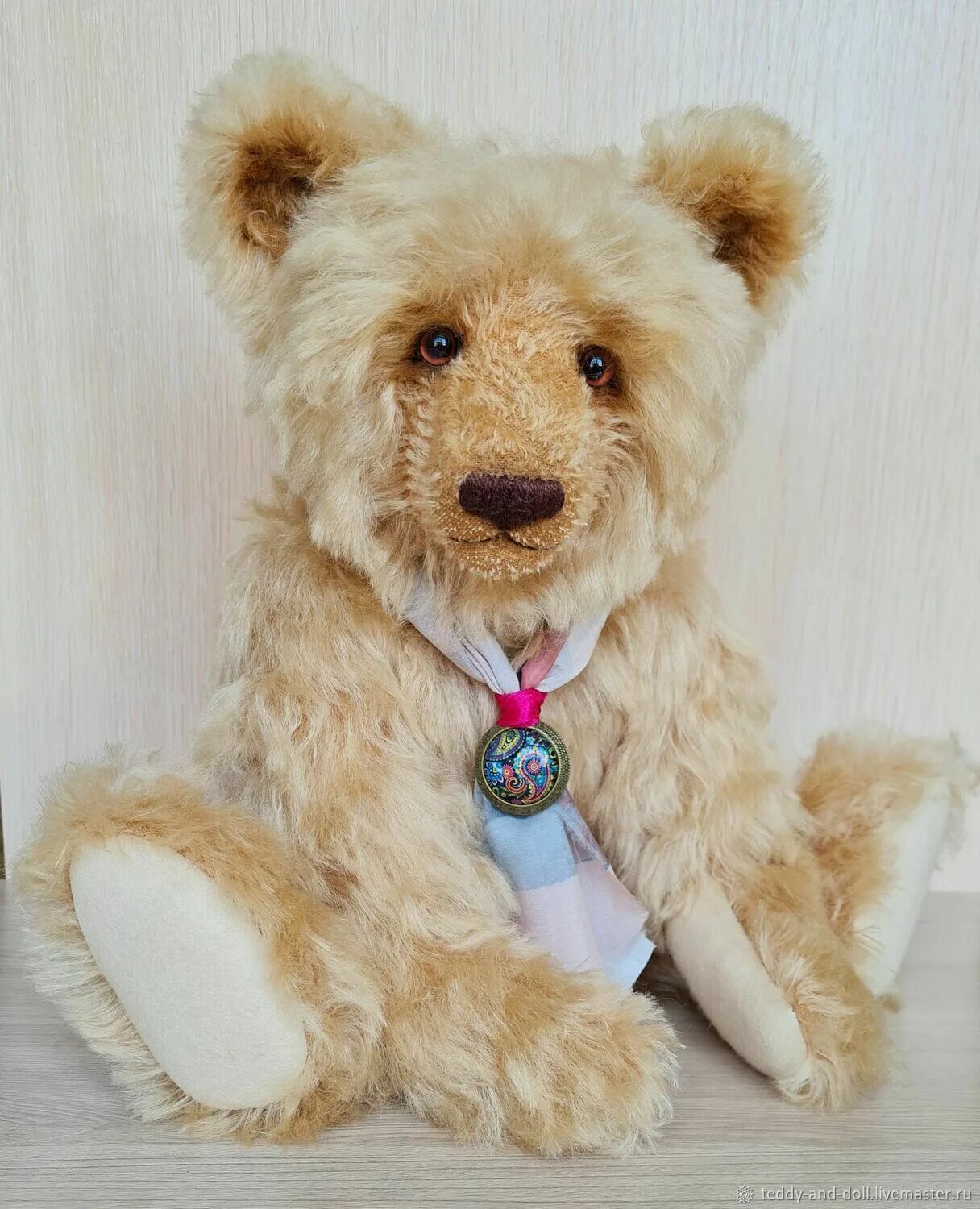 Украшения с медведем. Oscar bear. Плюшевый оскар. Oscar and bear. Кто такой мистер медведь.