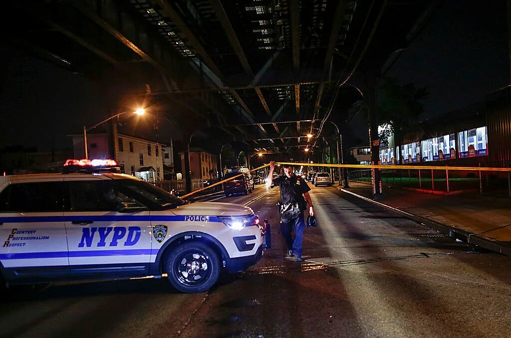 полиция ночью пришла. Police traffic stop park. The night driver. полиция ночью. шкода октавия дпс ночью.