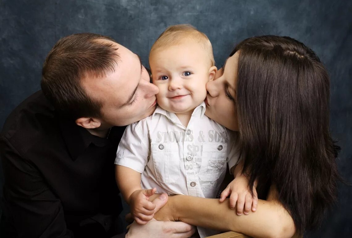 Дать воспитание родителей. Родители и дети. Семейные фотографии. Ребенок в семье. Воспитание ребенка.