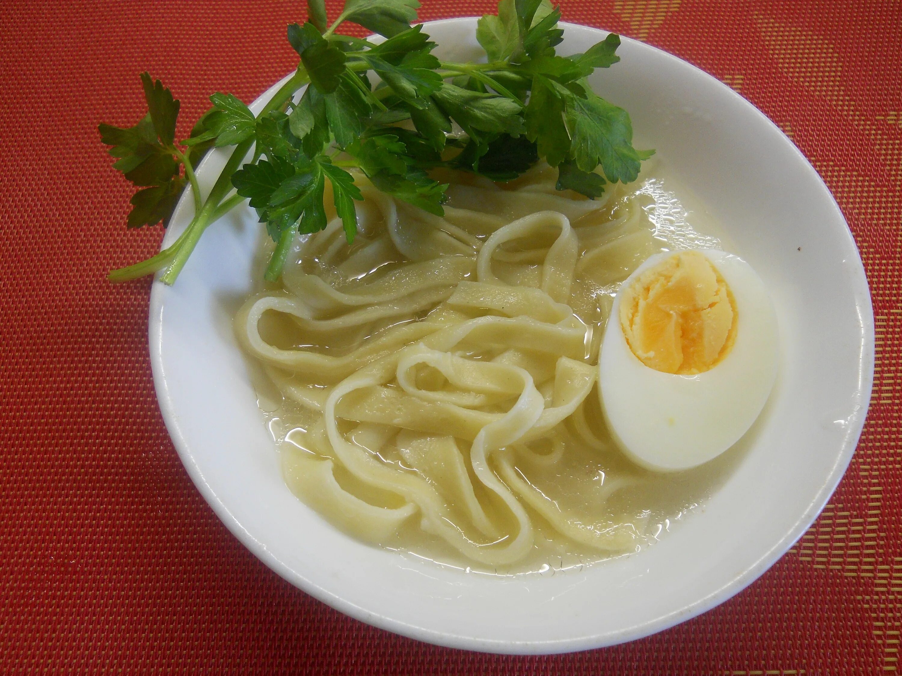 Как готовить домашнюю лапшу с курицей