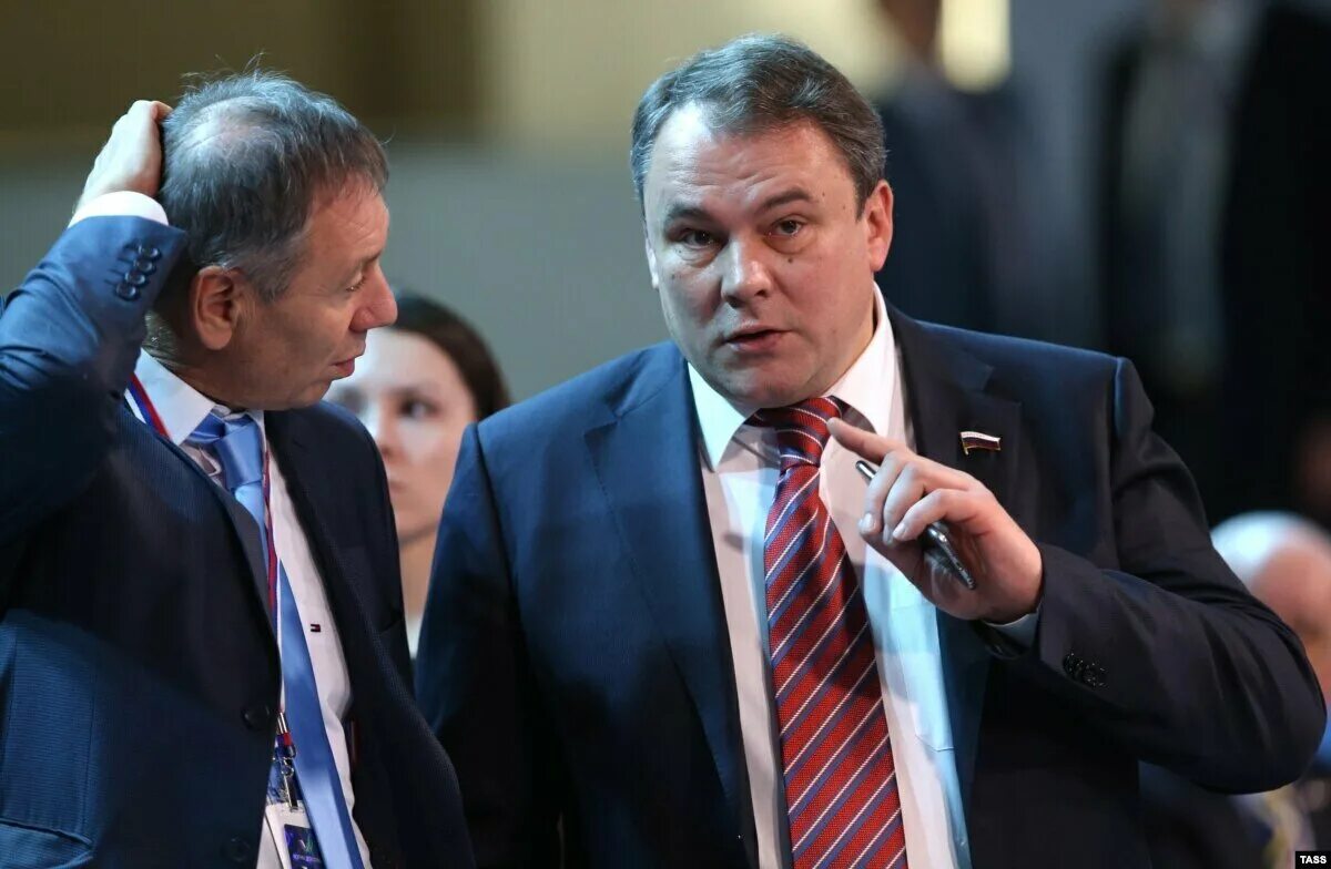 Вице спикер думы. Фото петра толстого вице спикера пасе. петр толстой кора дуба и боярышник. зубы петра толстого. петр толстой севастополь.