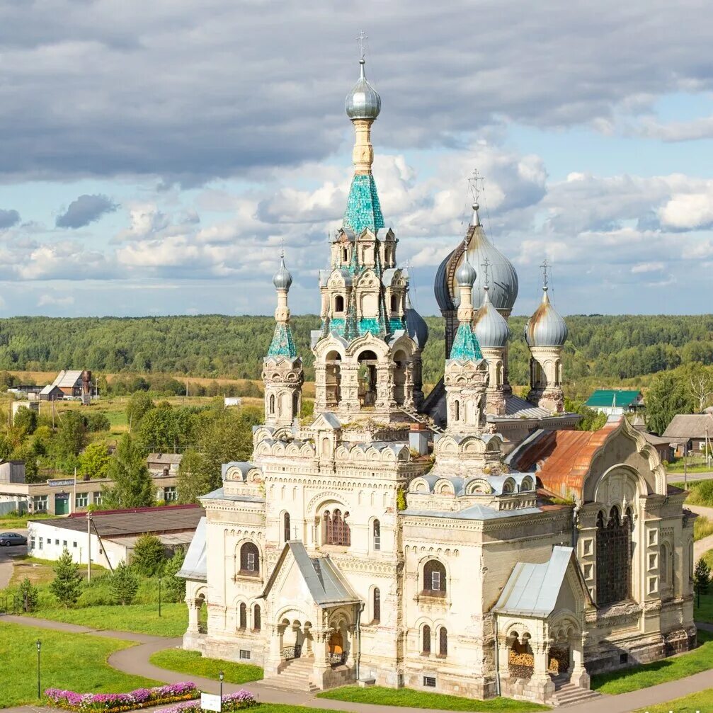 Каким образом церковь. Кукобой храм Спаса Нерукотворного образа. Храм в селе Кукобой Ярославская область. Церковь Спаса Нерукотворного Кукобой Ярославская область. Село Кукобой Ярославская область храм Спаса Нерукотворного образа.