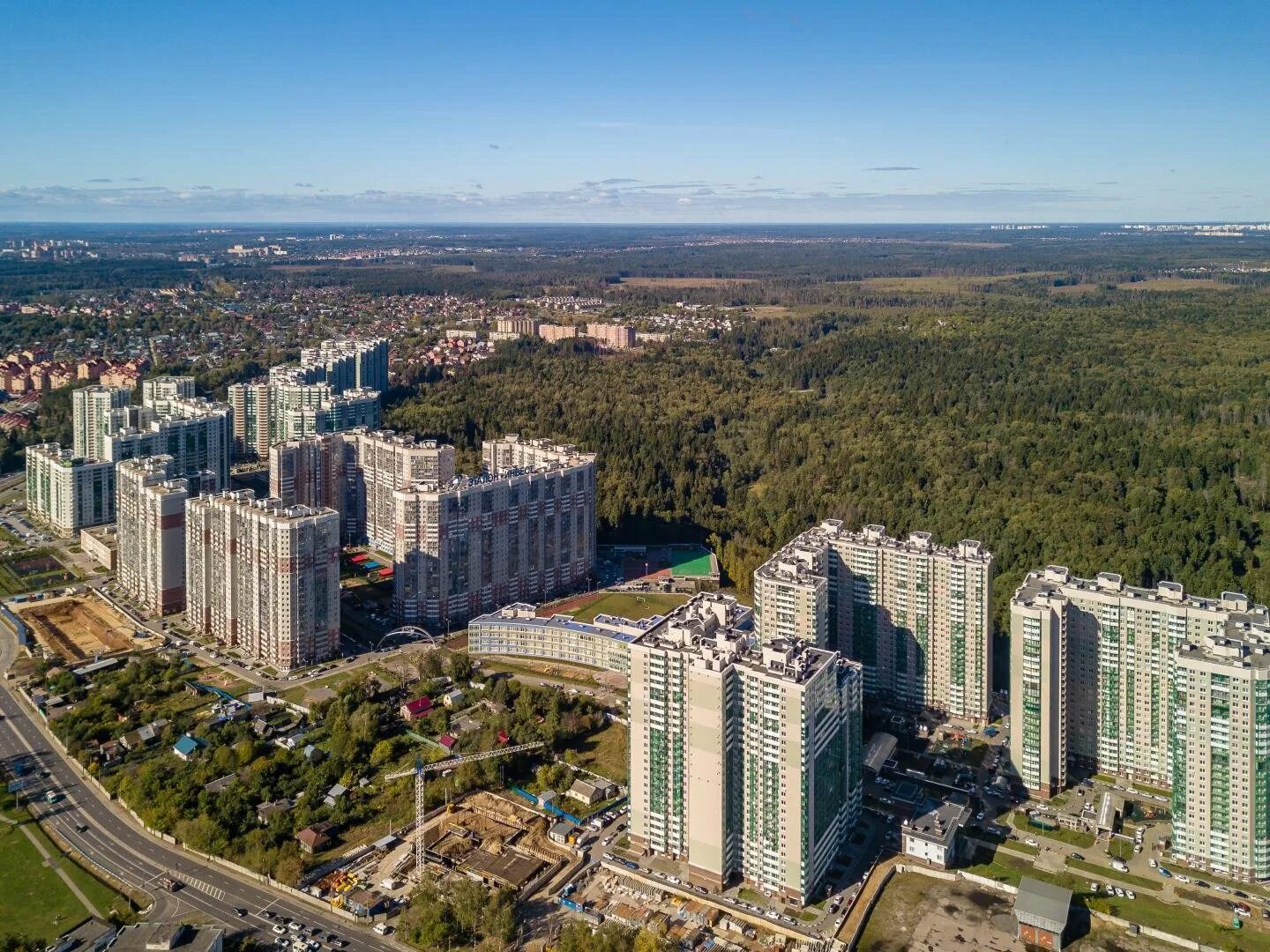 Красногорск московская сегодня. Красногорск Московская область. Красногорск центр города. Город в Подмосковье Красногорск. ЖК Изумрудные холмы Красногорск.