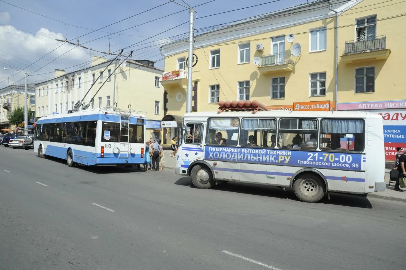 Маршрут 9 калуга. Калужский троллейбус автобус. Калуга общественный транспорт. Калужский автобус. Автобус Калуга.