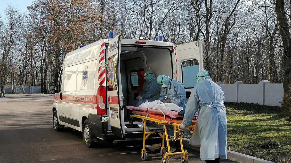 В больницу без скорой. Больница скорая. госпитализация в стационар скорой. скорая украина. фото больницы скорой помощи.