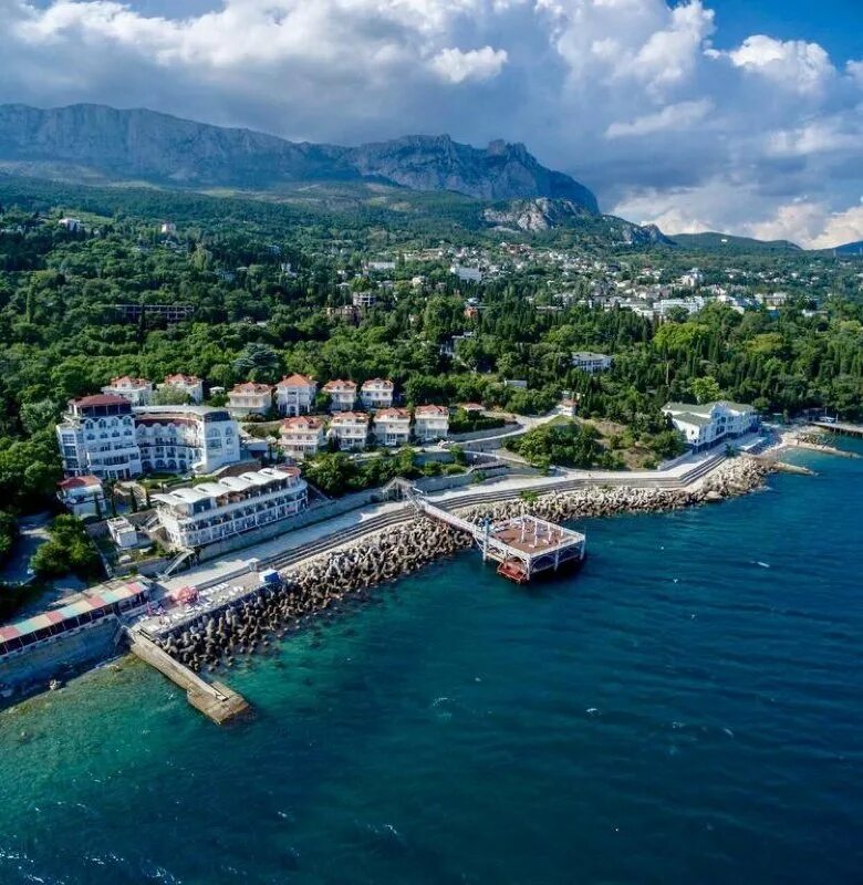 Сон у моря ялта. Сон у моря алупка. пляж сон у моря алупка.