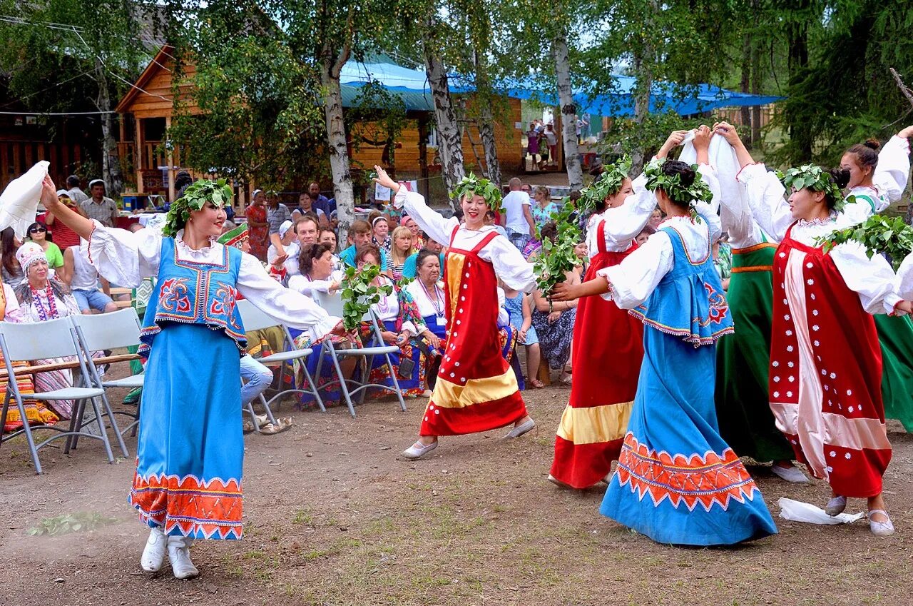 Народная культура. Хороводы на руси. Culture на русском. Народное гуляние. Современная российская культура.