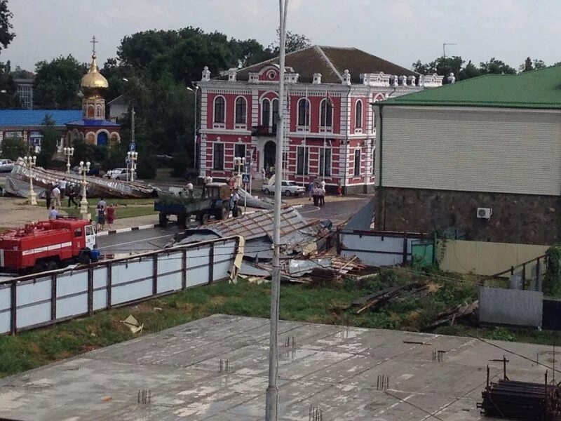 Погода в станице полтавской. Здание администрации станицы Полтавской Красноармейского района. Город Полтавская Краснодарский край. Элеватор ст Полтавская Краснодарский край Красноармейский район. ГРАДЪ В ст Полтавской Красноармейского района.