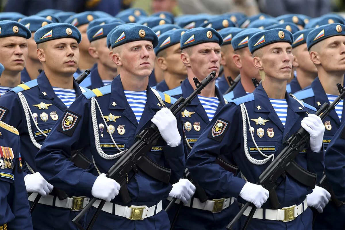 Десант купить. Воздушно-десантные войска (ВДВ). Парадная форма ВДВ РФ.