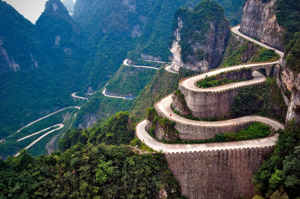 Места которые я хочу посетить. Гора Тяньмэнь. Тяньмэнь Чжанцзяцзе. Горная дорога Тяньмэнь, Китай. Гора Тяньмэнь фото.