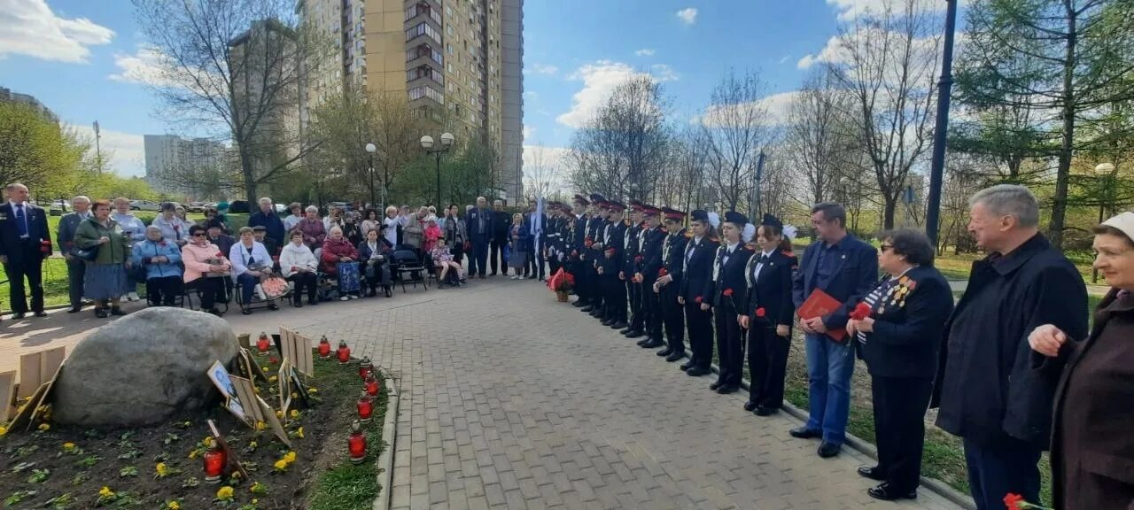 Годовщина катастрофы. Спасибо ликвидаторам Чернобыльской аварии. Герои Чернобыля. Памятник жертвам Чернобыля Москва.