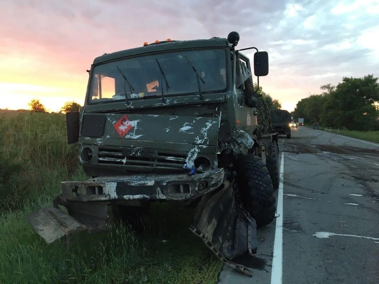 Авария в шагонаре. ДТП С КАМАЗОМ В Воронежской области. Авария КАМАЗ С военными Белгородская. Разбитый военный КАМАЗ.