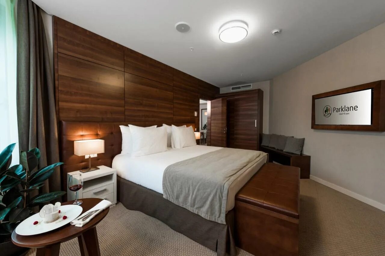 Parklane resort and spa. Отель на крестовском с бассейном. Отель на крестовском с бассейном. Санкт-петербург гостиница парк лейн. Parklane resort and spa санкт-петербург.