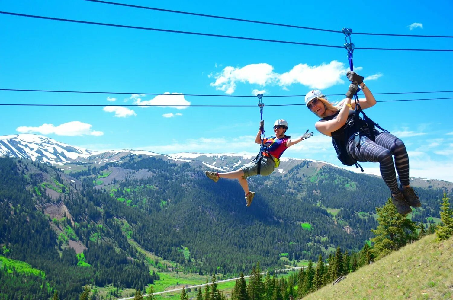 Зиплайн что это такое. Аттракцион спуск зиплайн. Зиплайн - zip line. Зиплайн Цахкадзор. Зиплайн Чункурчак.