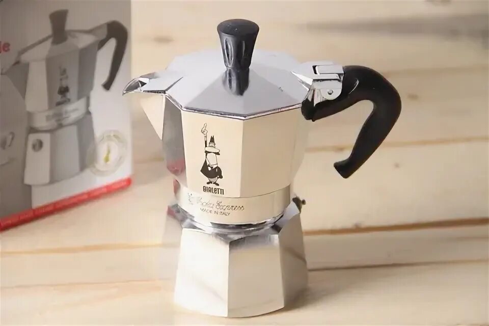Bialetti e 2 cups. Bialetti moka express all sizes. Bialetti moka induction. Bialetti mukka express elettrika. Гейзерная кофеварка стеклянная.