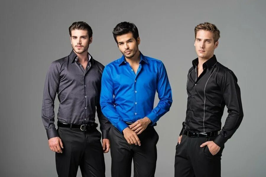 Три мужской. Мужская одежда на корпоратив. Три мужчины. Три красивых парня. Выбор мужской одежды.