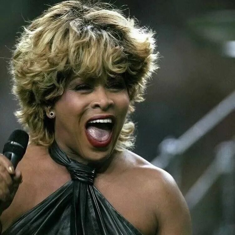 Песни тины тернер. Тина тернер. tina turner тина тёрнер. тина тернер прическа. тина тёрнер лучшие.