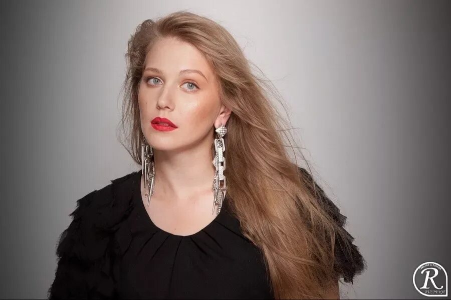 Карина Андоленко: Романы с мужчинами, слава и жизнь с мамой