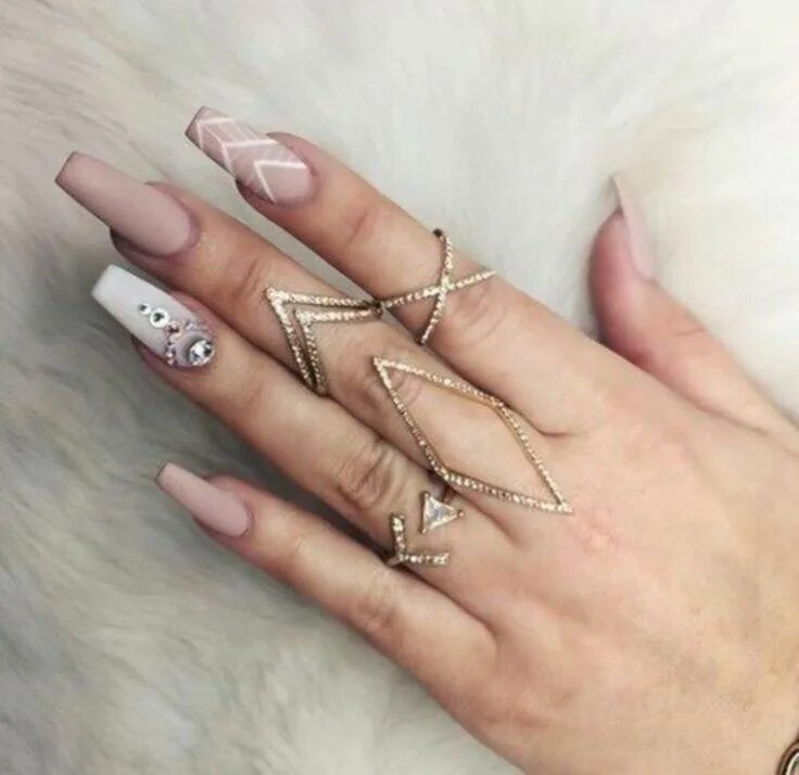 Маникюр на балерину ногти модный 40 Cool Matte Black Coffin Nail Ideas to try #nails #naildesigns #coffinnails Ba