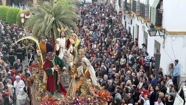 Семана Санта в Испании 2022. Праздник Девы Марии Гваделупской Мексика. Пасха в Испании. Религиозное шествие. Пасха в испании 2024 год