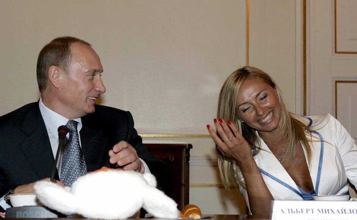 Биография путина владимира владимировича личная жизнь семья Что скрывает Путин про своих детей
