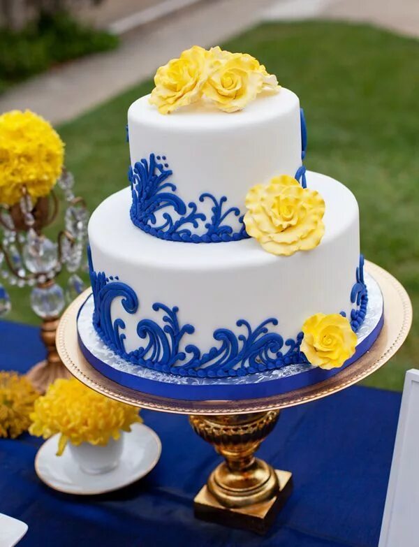 Кремово синий. Свадебный торт желтый. Свадебный торт в синем цвете. Синий торт на свадьбу. Свадебный торт синий.