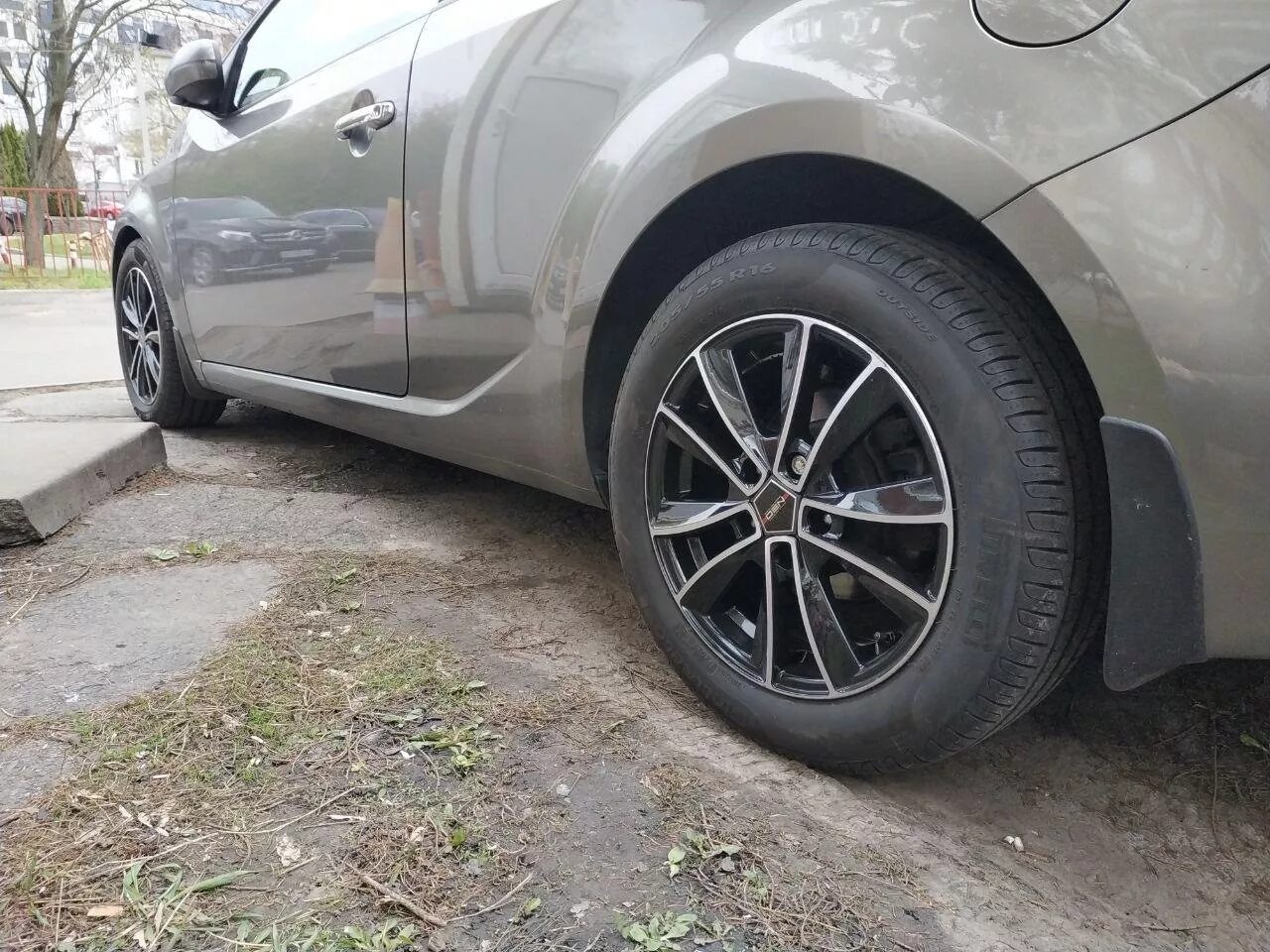 Какие диски на 205 55 16. 205 60 r16 на киа церато. kia cerato 3 диски 20555 r16. 20565 r16 на киа церато 3. 205 55 17 киа сид.