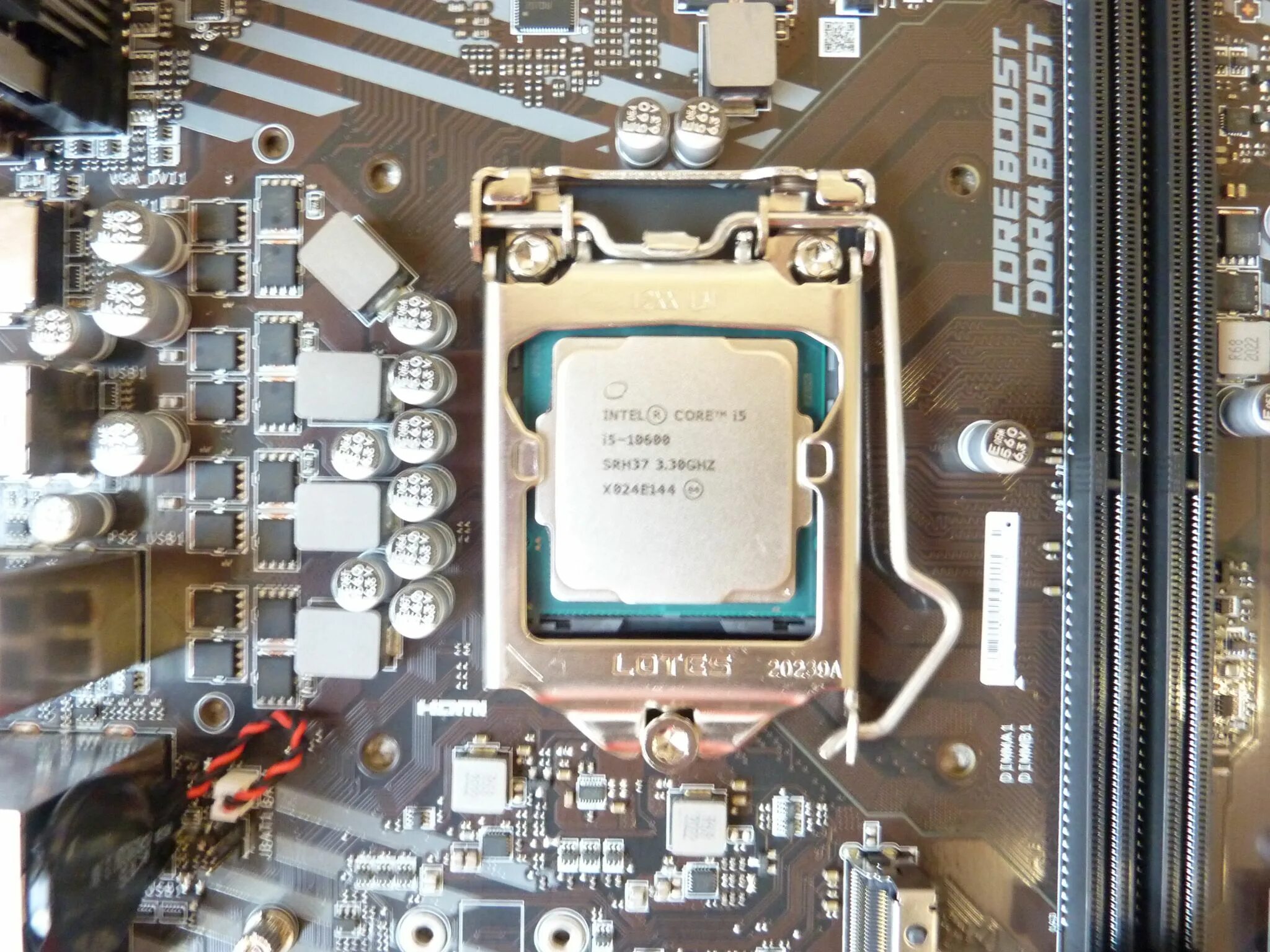 Процессоры на lga 1200. Процессор Intel Core i5-10600. Intel Core i5 10600 OEM. LGA 1200 под i5. Intel c1101a.