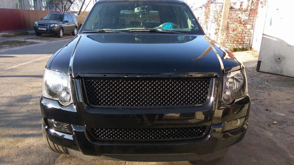Фары эксплорер 4. Решетка форд эксплорер 4. ford explorer 4 обвесы. решётка бампера на форд эксплорер 4 рестайлинг.