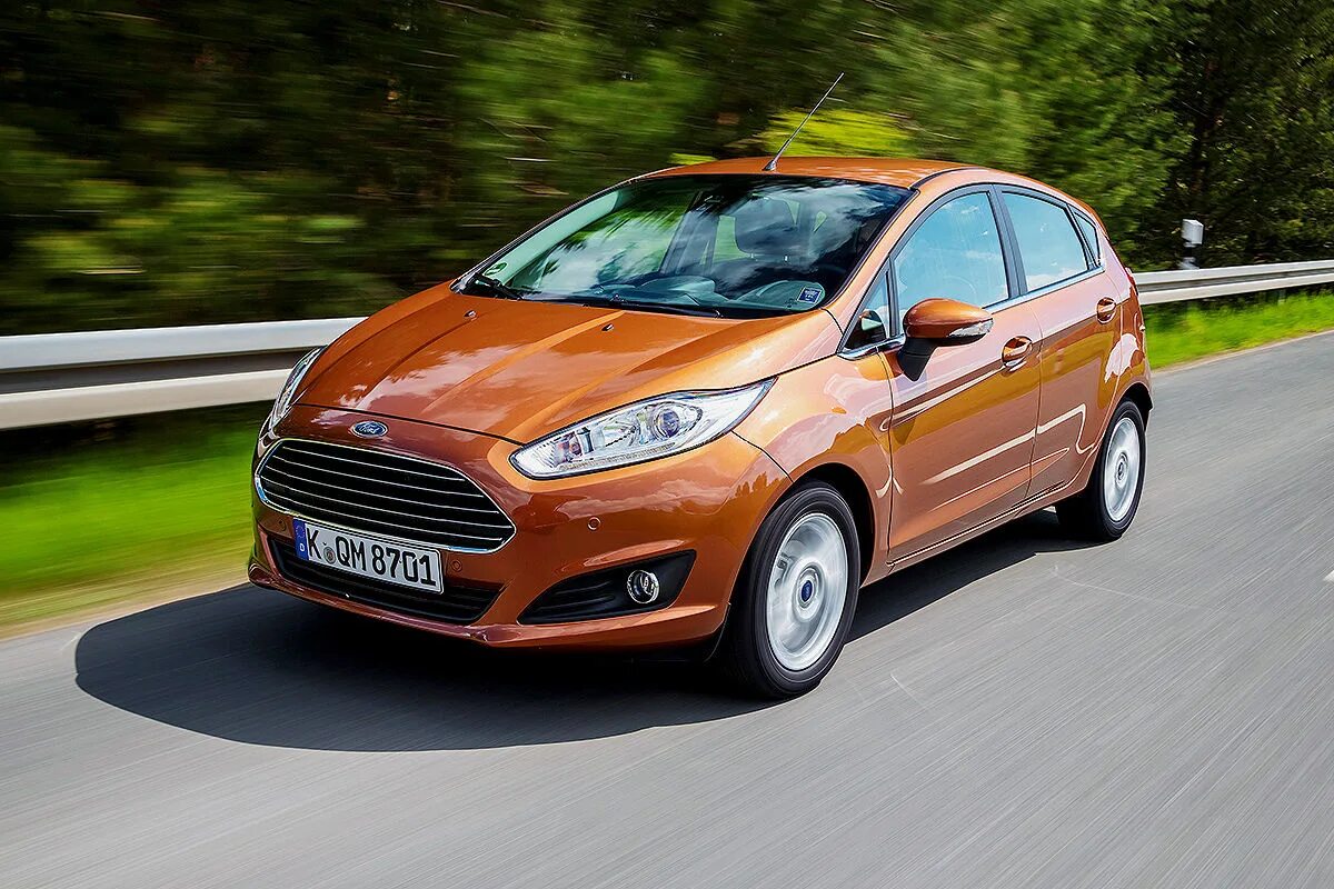 Очень экономичный. Ford Fiesta 1.6 TDCİ. Экономичная машина. Экономичный бензиновый автомобили. Самый экономичный автомобиль.