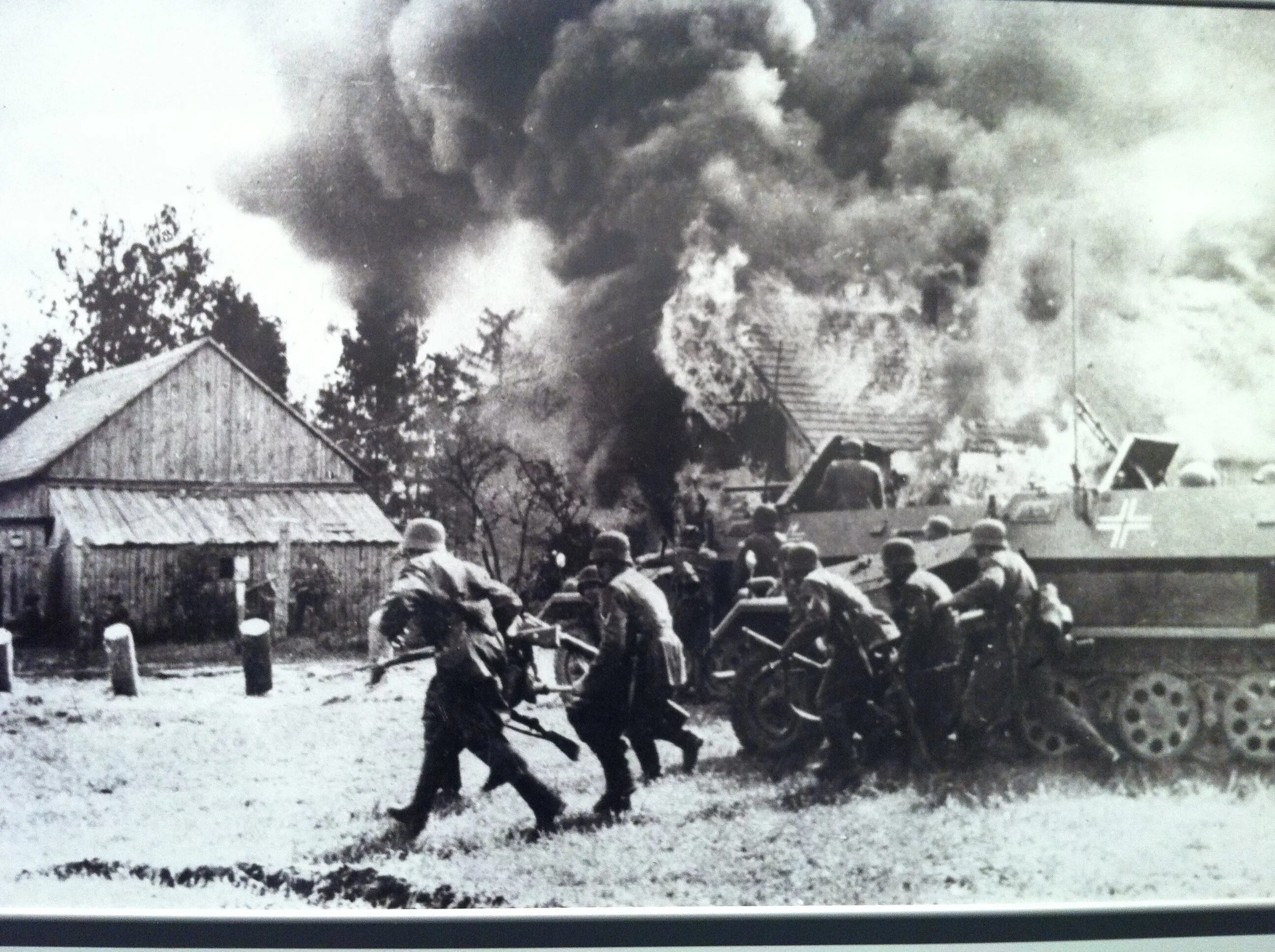 Сожженные Белорусские деревни Великой Отечественной войне 1941-1945. Хатынь в годы войны 1941-1945. Сожженные города деревни в годы войны 1941-1945. Фашистская деревня