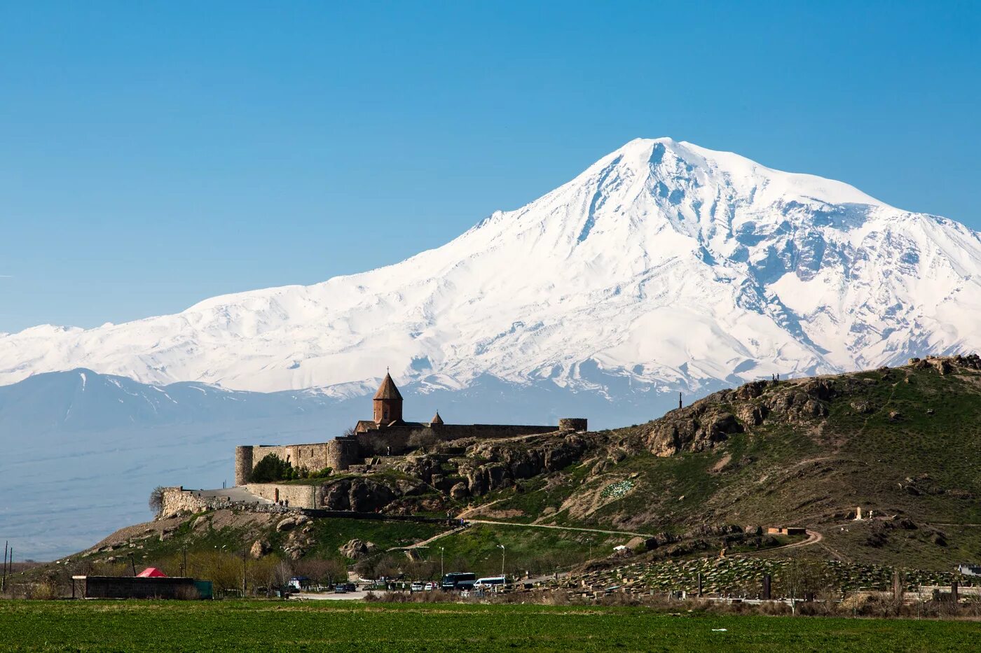 Armenia ararat. Гора Арарат. Гора Арарат и Масис. Гора Масис Армения. Гора Масис в Ереване.