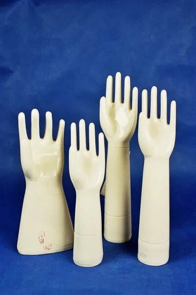 Форма для производства перчаток. Керамические формы рук для перчаток. Фарфоровая рука. Форма ладони.