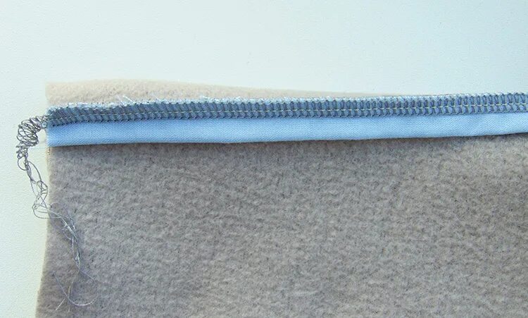 Обработка края покрывала. Обработка края покрывала. Плед из флиса без обработки края. Как обработать флис. Как обработать флис.