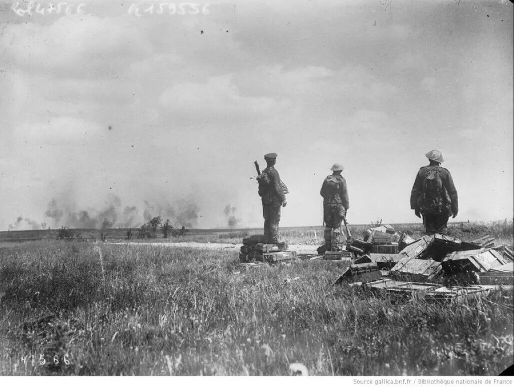 Уборка солдат возле Преображенской фото. Фото вояки возле маза 543.