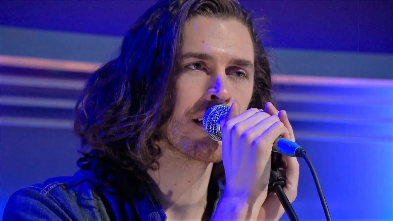 Hozier movement. The voice hozier. hozier поет. hozier поет на сцене. movement hozier минус.