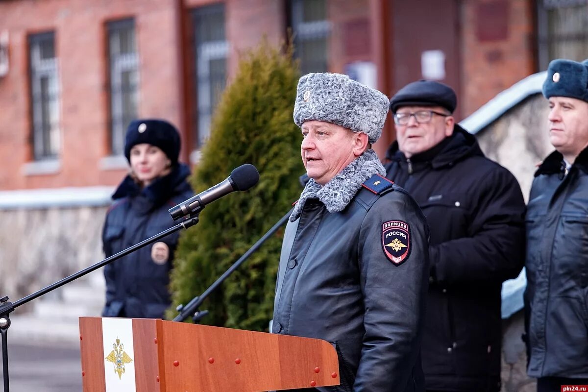 Полиция Псков. ДПС Псков. Псков милицейский островок. УГИБДД Псков. Работа гибдд псков