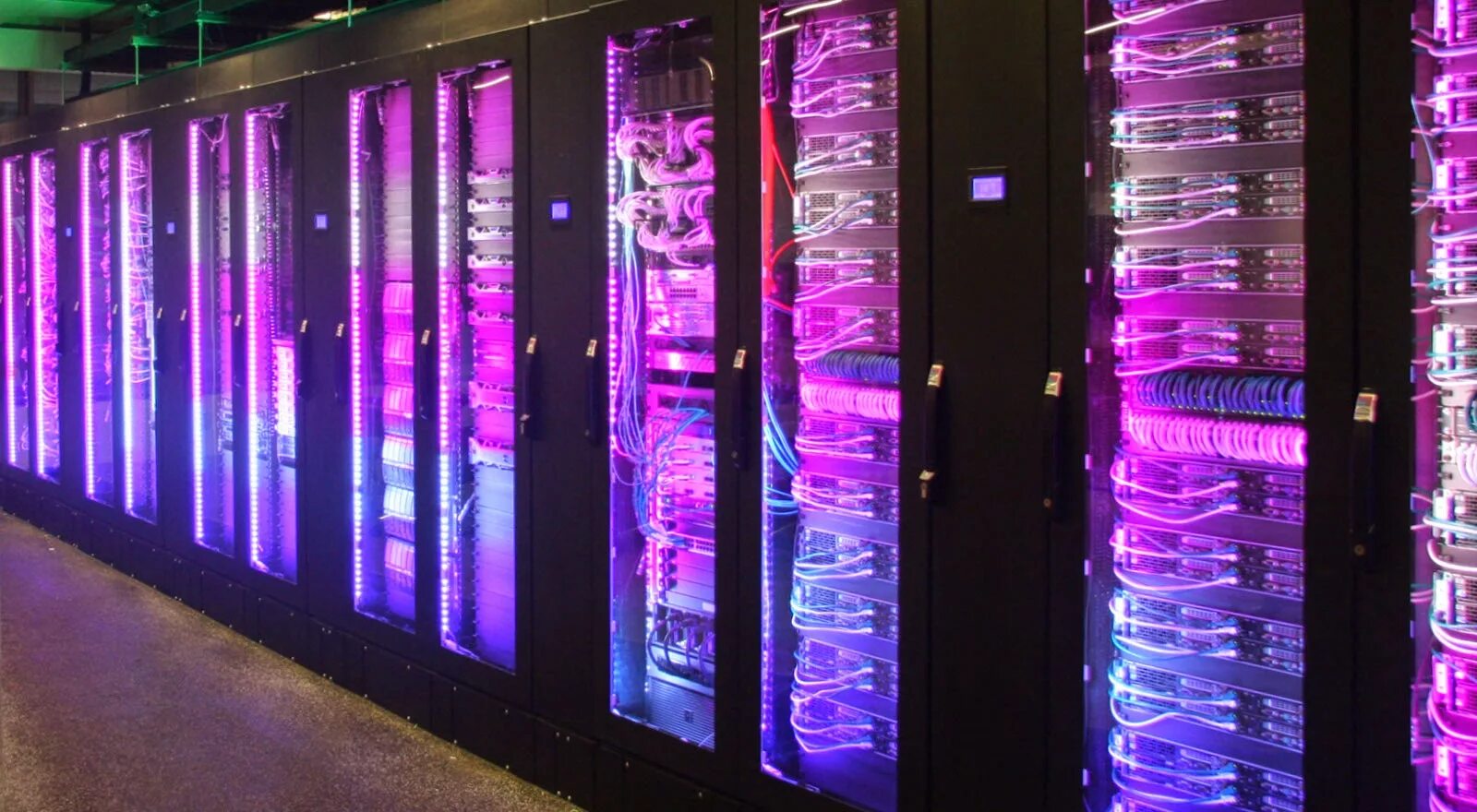 Дата центр. Описание для сервера дискорд. Шаблон сервера дискорд. Суперкомпьютер лобачевский. Серверная стойка intel core i7.