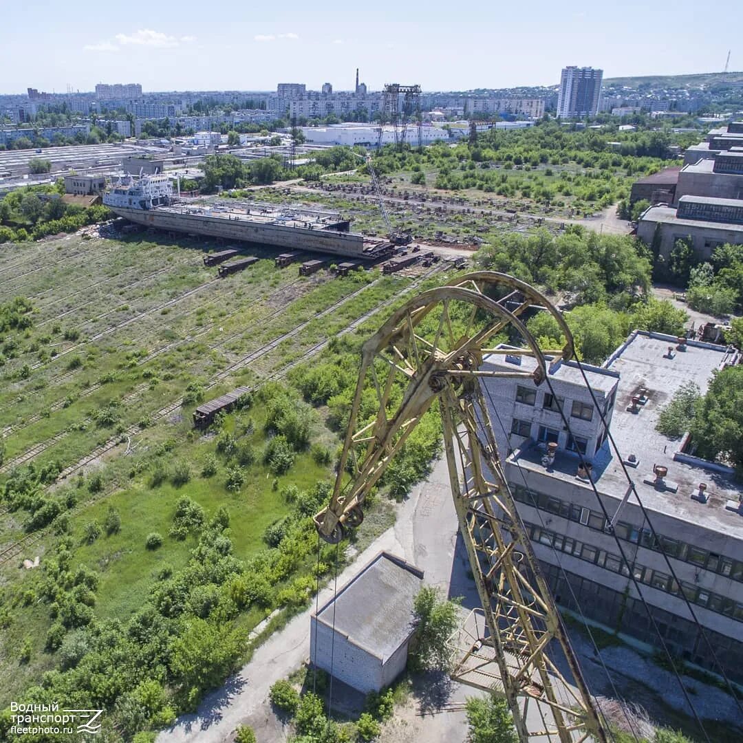 Дк судоверфь. Судостроительный завод волгоград красноармейский. завод судоверфь волгоград. верхняя судоверфь волгоград. судоверфь волгоград красноармейский.