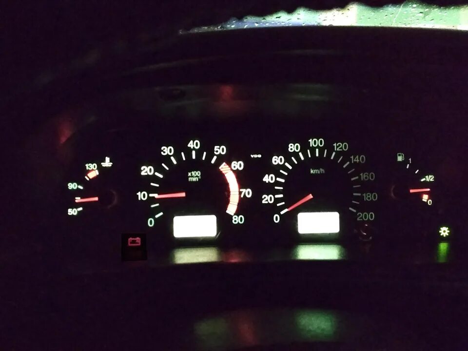 Лампочки в панель приборов нива шевроле. Подсветка приборной панели нива шевроле. Лампочки подсветки приборной панели шевроле нива. Лампа приборки панели шевроле нива. Лампа блокировки в приборке шевроле нива.