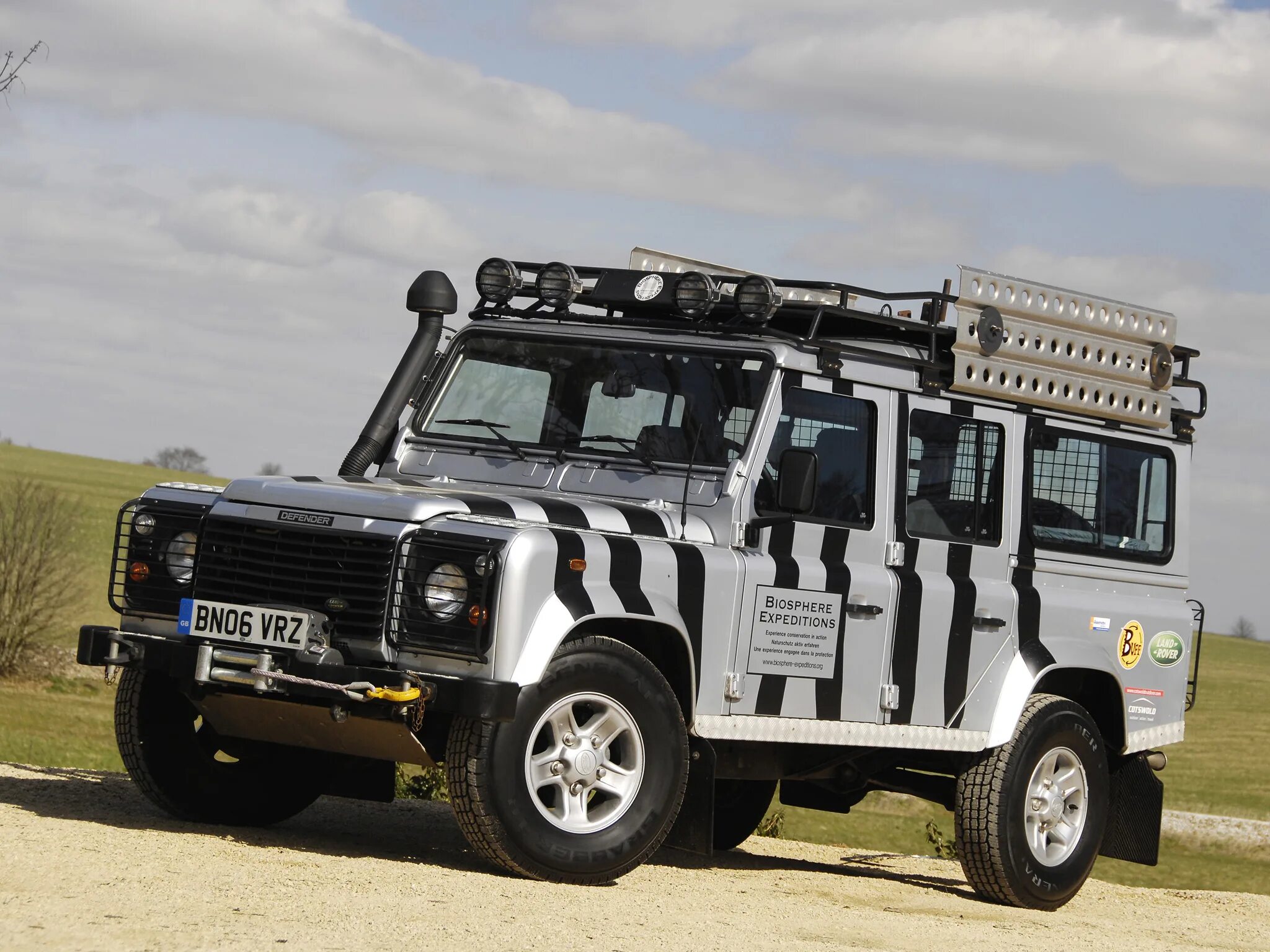 Lr defender