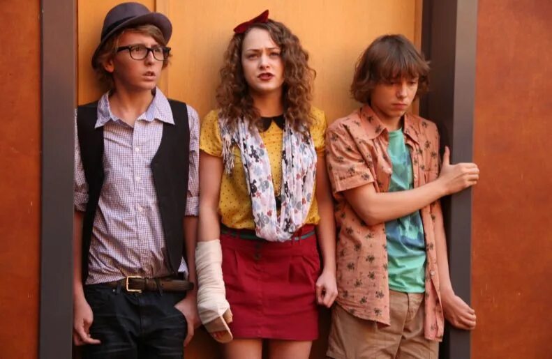 После школы 5. После школы 5. После школы 5. Школьная фотосессия в классе. Красивый школьник.