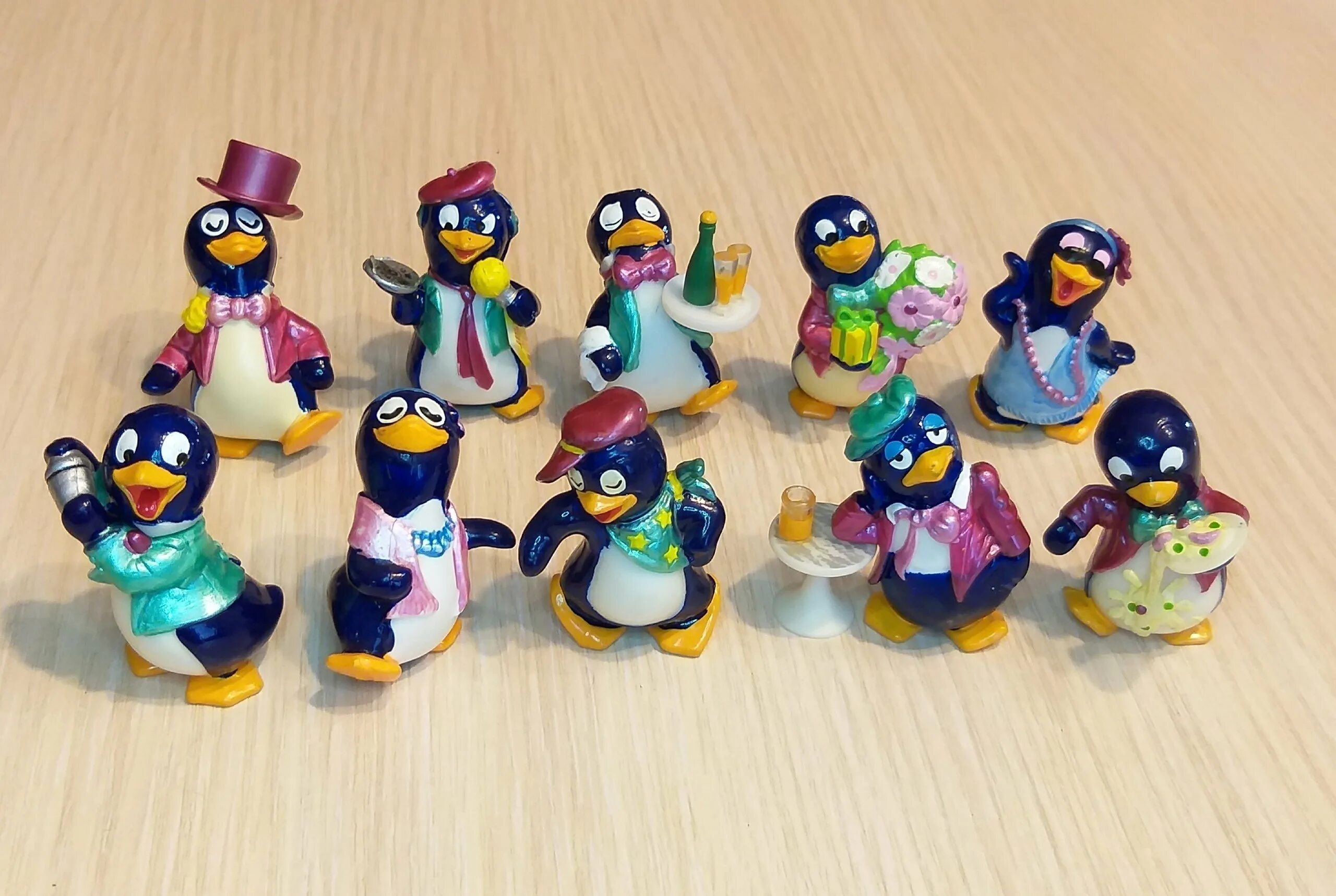 Киндер сюрприз пингвины 1992. Коллекция Киндер сюрприз пингвинчики. Пингвины Киндер сюрприз 90-х. Коллекция киндеров пингвины. Киндер игрушки пингвины