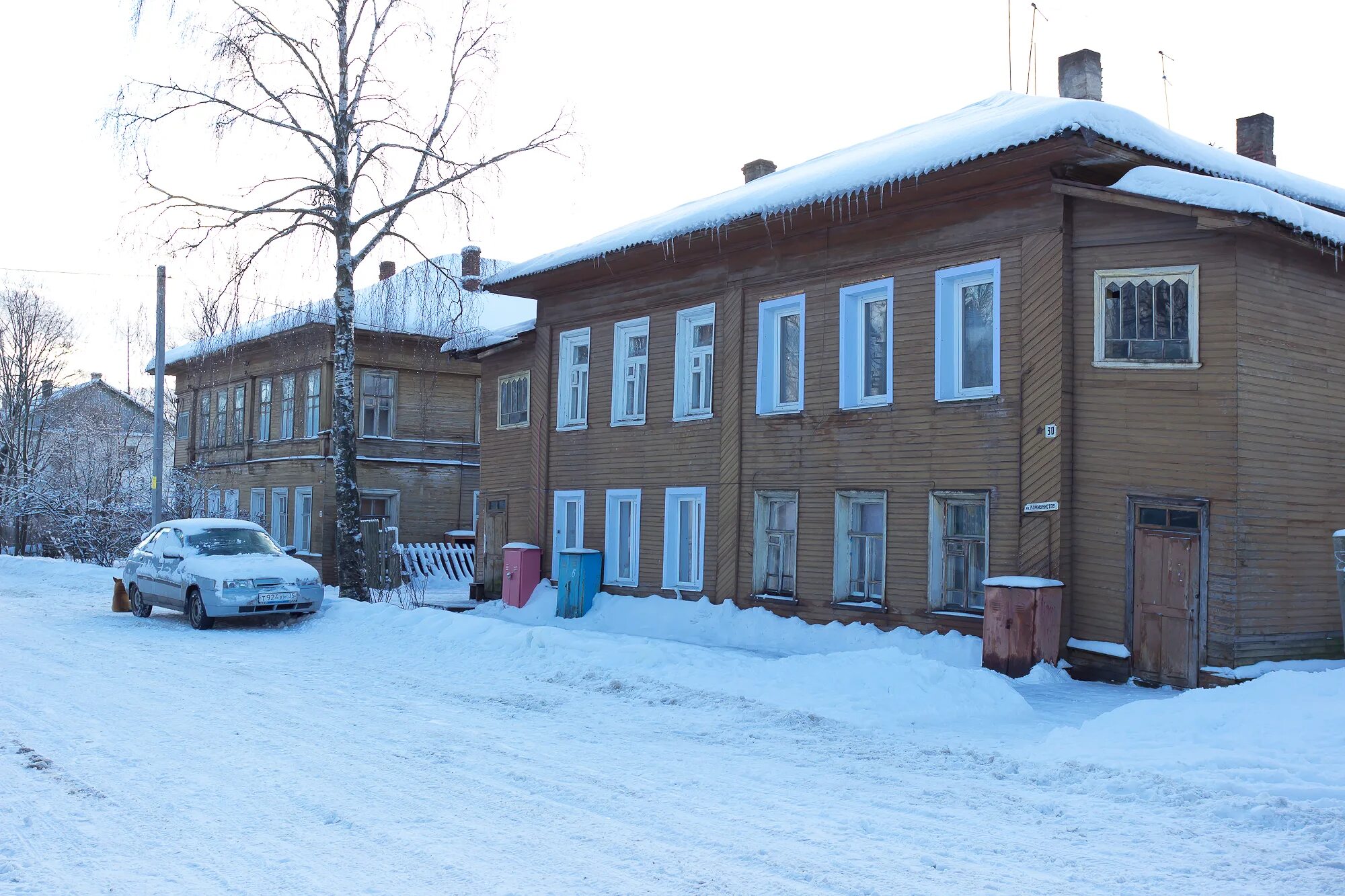 Старый кадников. Школа кадников вологодская область. Герб кадникова. Дом культуры кадников. Дом культуры в городе кадников вологодской.