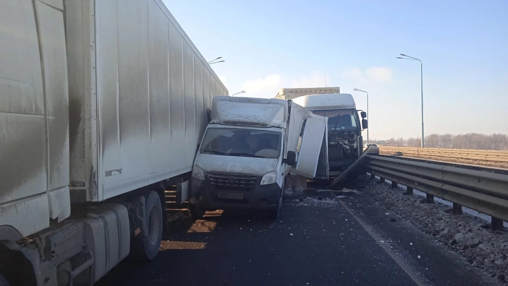 Дтп в октябрьском районе третьего января. Дтп ярославль заволжский мост сейчас. Дтп ярославль мост. Дтп ярославль мост. Пробки ярославль сейчас заволжский.