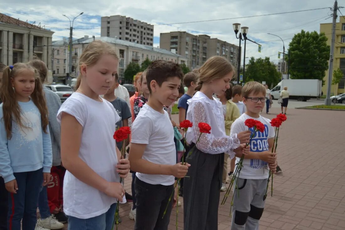 Детский спортивный тренер. Воспитанник улиц. Воспитанник улиц. Воспитанник улиц. Воспитанник улиц.